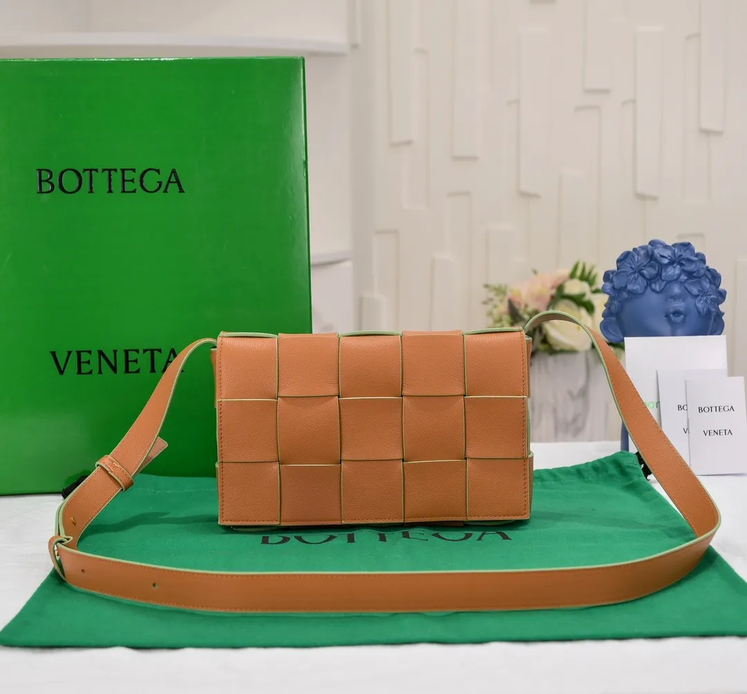 Caramel with emerald green